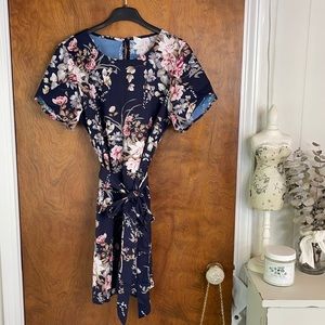 NWOT Navy Floral Dress Shirt Shift M